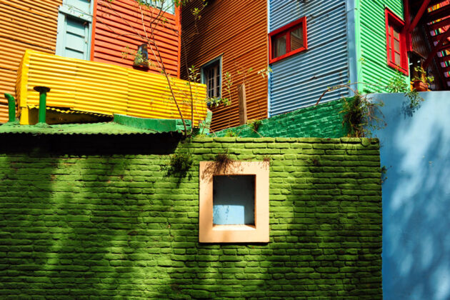 Färgglada hus i området La Boca i Buenos Aires, Argentina.