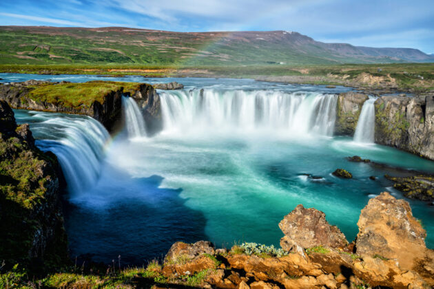 Vackra vattenfallet Godafoss på Island