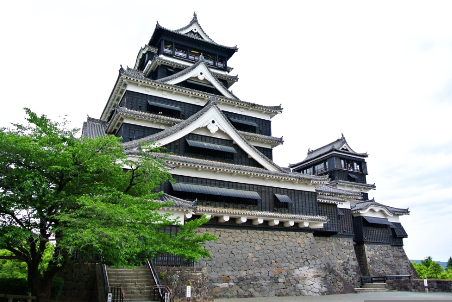 Kumamoto Castle är en av japans mest imponerande historiska byggnader