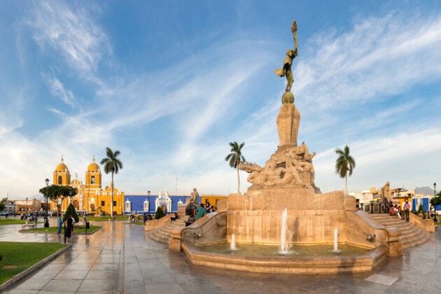 Huvudtorget i Trujillo, Peru.