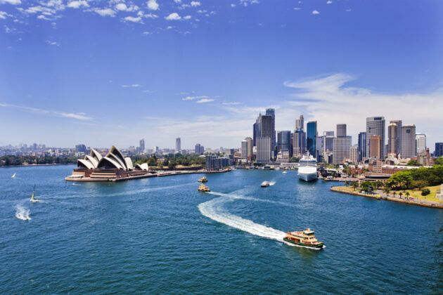 Drönarvy över Sydney Harbour, Australien.