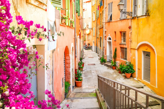 cosy-street-in-old-town-of-Nice-France