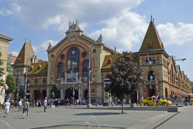 Budapests gamla saluhall i jugendstil.